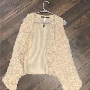 Soft, flowy, cream knit vest- Kensie